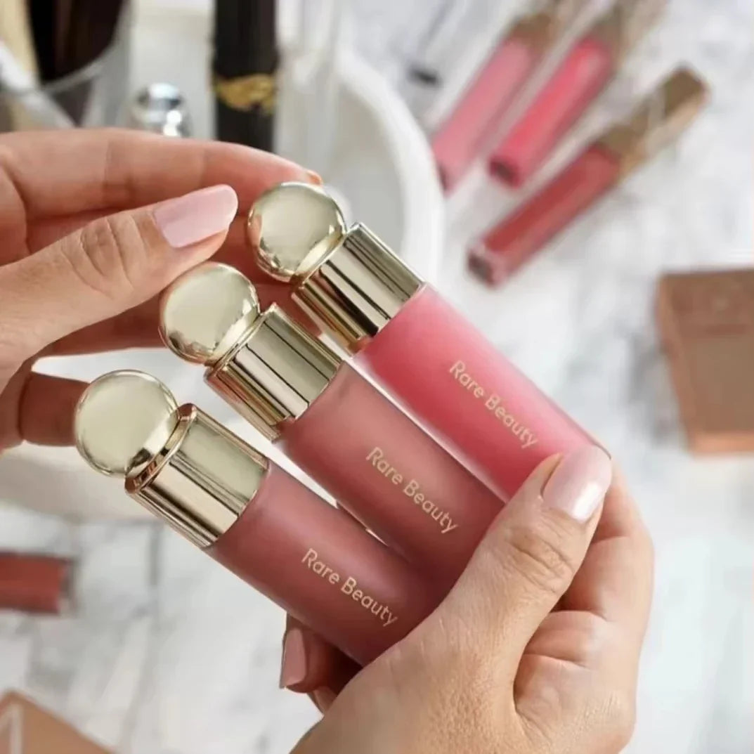 Seamless Matte & Dewy Finishes • Lightweight • Plumping Soft‑Focus Color